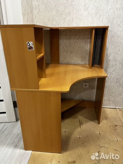 Компьютерный стол IKEA