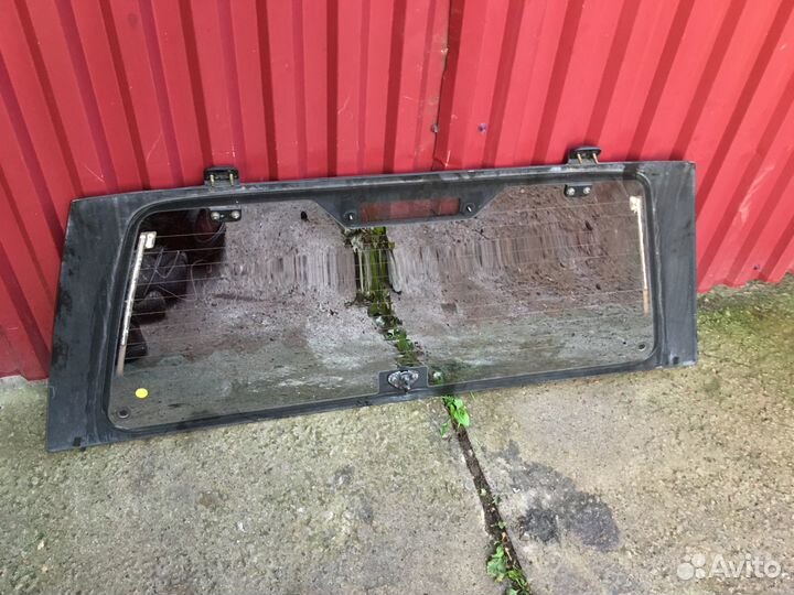 Стекло багажника Nissan Pathfinder 2 R50 Terrano