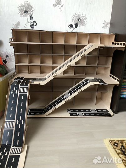 Парковка для машинок деревянная