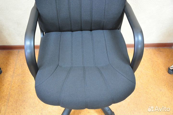 Офисное кресло 