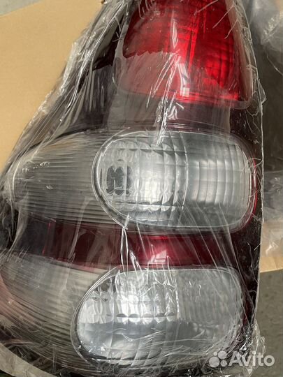 Фонари задние правый и левый тойота Прадо 120