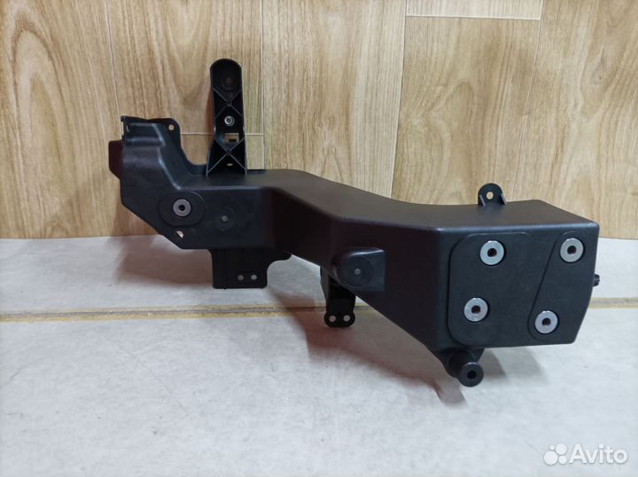 Кронштейн фары правой Jeep Grand Cherokee вк2 2010