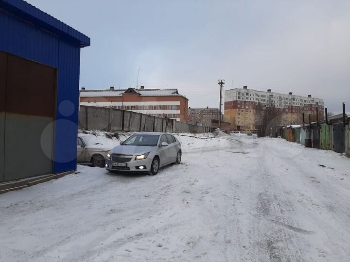 Гараж, > 30 м²