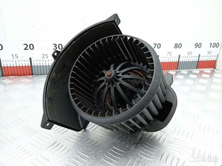 Моторчик печки для Volkswagen Touareg 1 7L0820021N