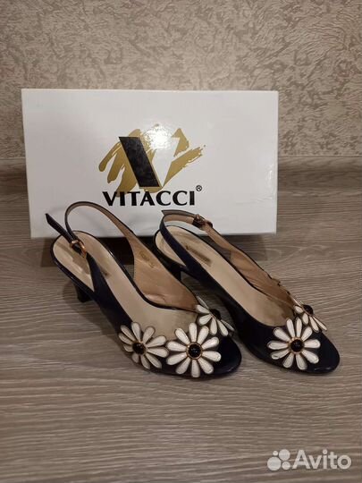 Босоножки Vitacci кожаные 35 размер