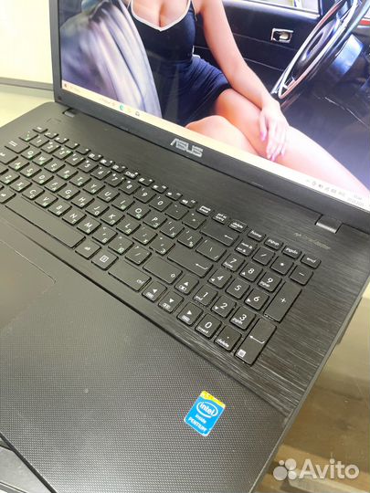 Ноутбук Asus с экраном 17 дюймов и SSD 512Gb