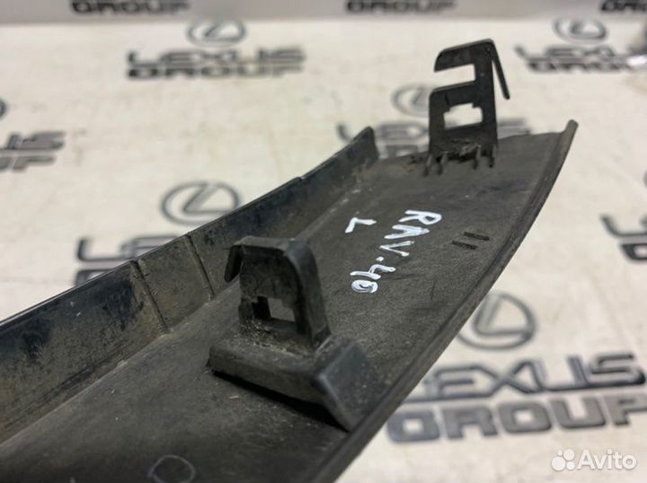 Накладка декоративная лев. зад. Toyota RAV4