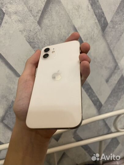 iPhone 12, 64 ГБ