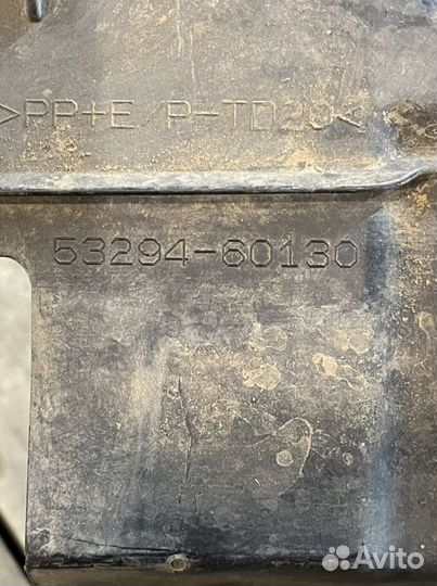 Дефлектор радиатора Toyota LC 200