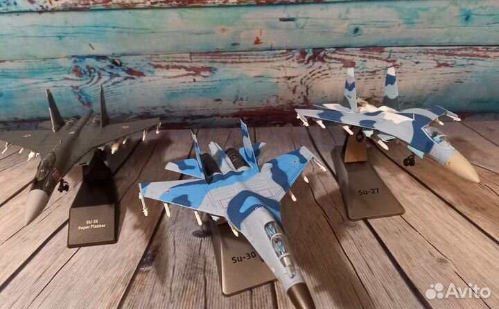 Модели самолётов в масштабе 1/100 и 1/72