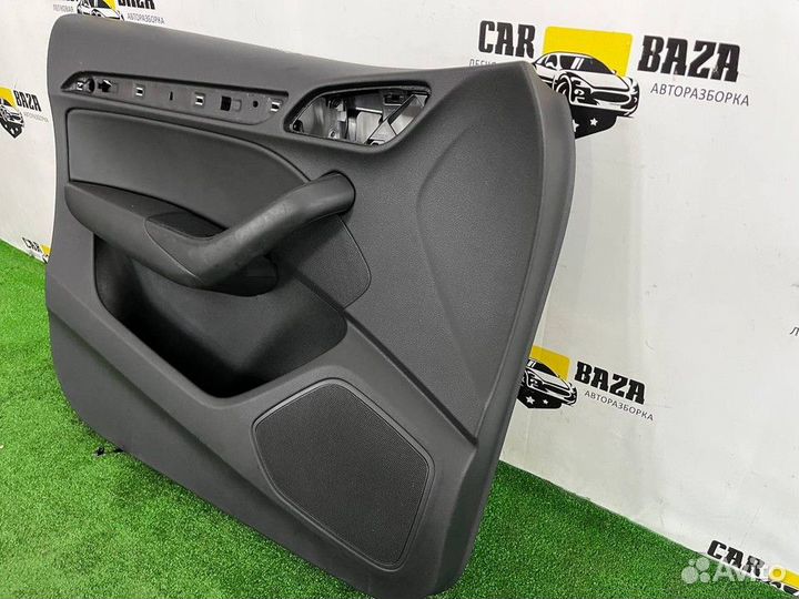 Обшивка двери передней левой L Audi Q3