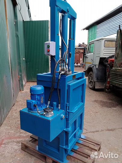 Пресс для макулатуры и картона