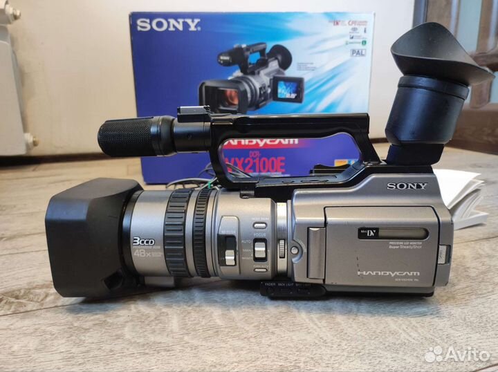 Видеокамера sony 2100E