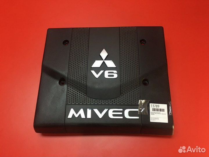 Декоративная крышка двс Mitsubishi Pajero V87W