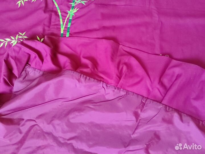 Покрывало и наволочка СССР бордового цвета