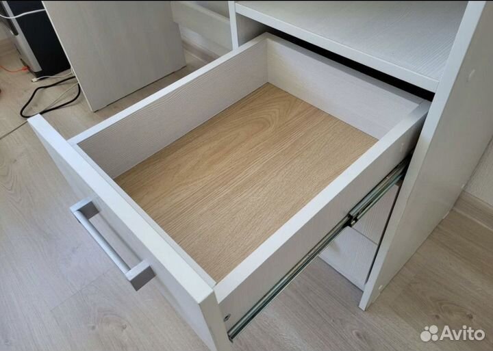 Письменный стол