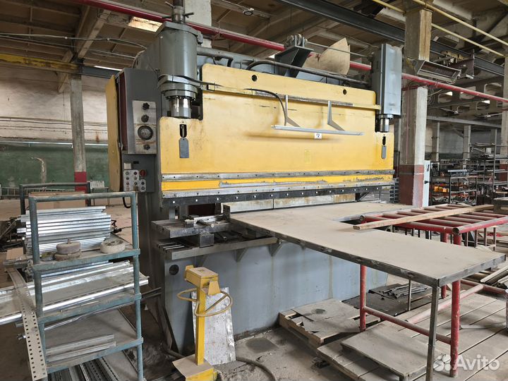 Гибочный пресс AD-S 25100