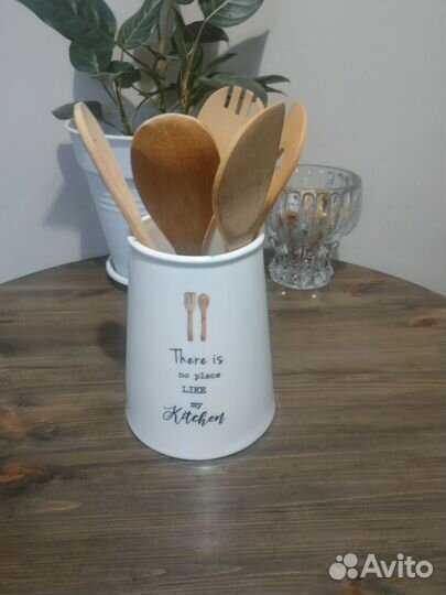 Подставка для кухонных принадлежностей