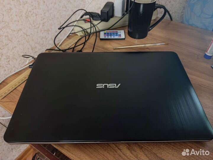 Ноутбук asus
