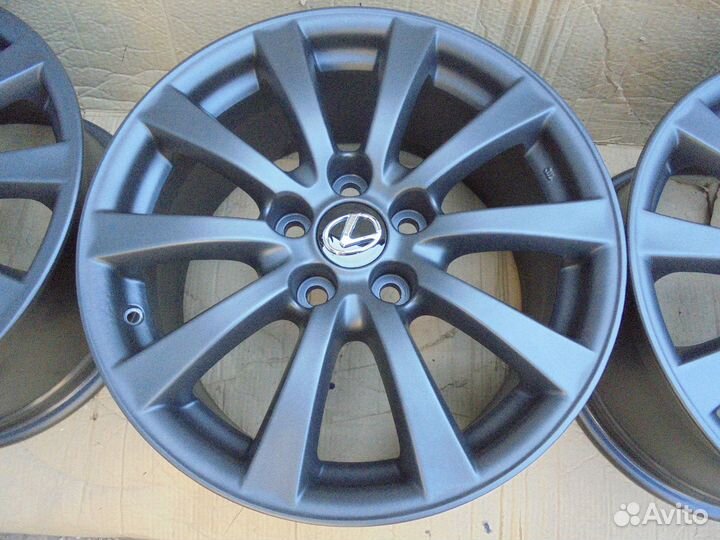 Оригинальные литые диски Lexus 8J R17 et45 5X114.3
