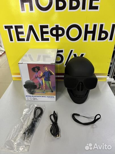 Колонка в виде черепа