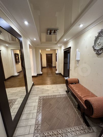 4-к. квартира, 168 м², 8/10 эт.