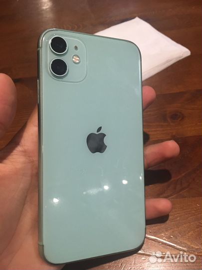 Телефон iPhone 11