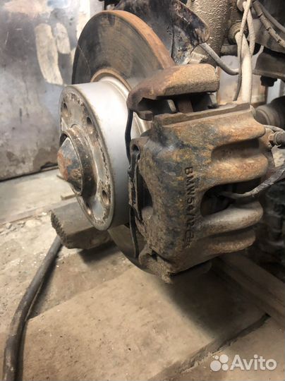 Передние тормоза e36 в сборе