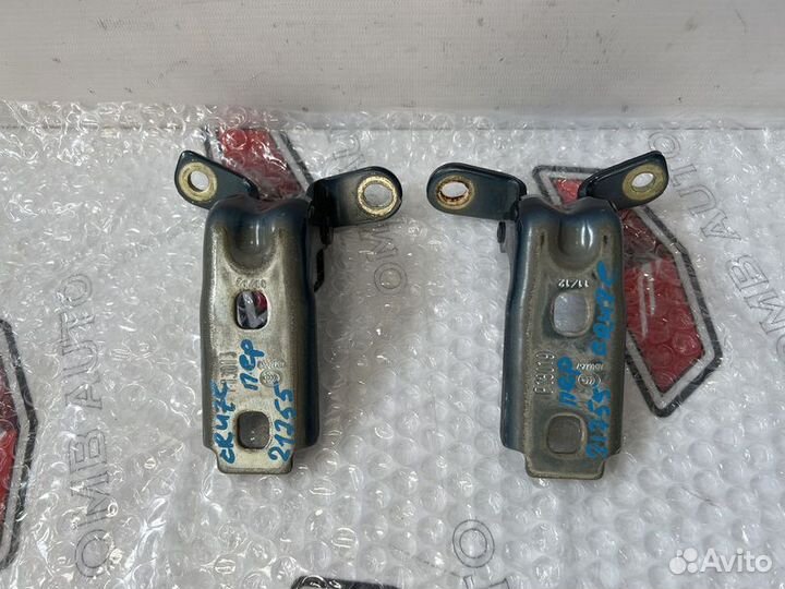 Петли передней двери Шевроле Круз