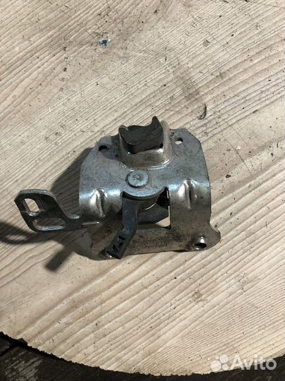 Замок спинки сиденья Mercedes E-Class W212