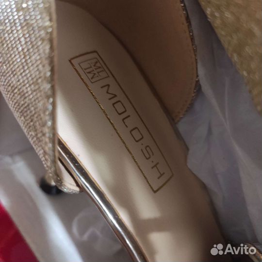 Новые золотые туфли 40 размер