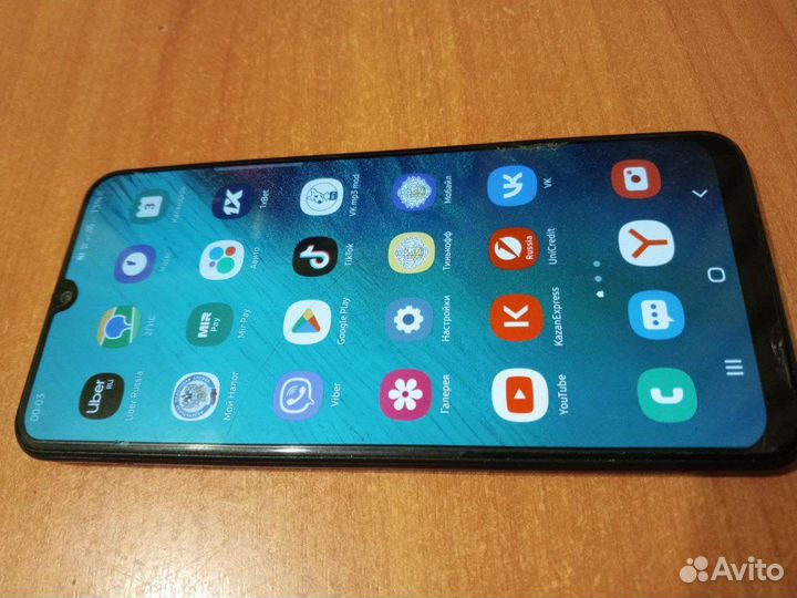 Продам телефон Samsung a50