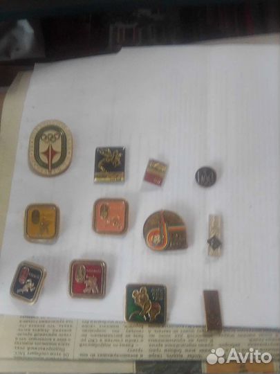 Значки СССР (спорт,города, детские) и альбом