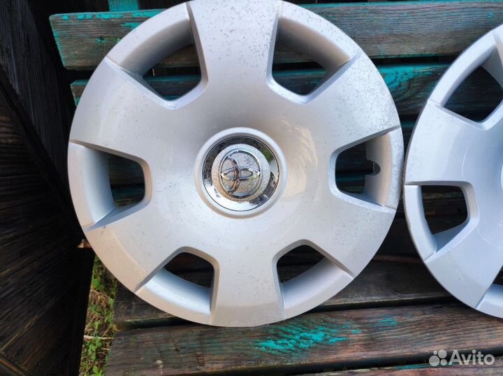 Колесные колпаки toyota