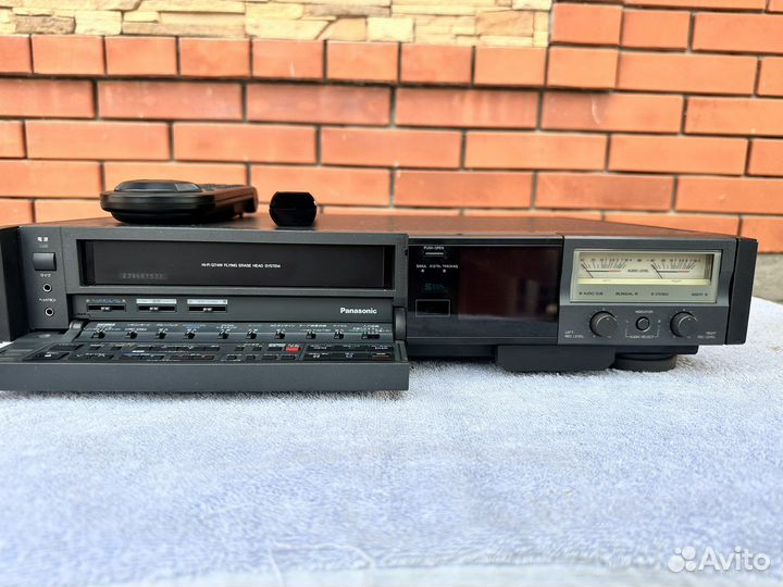 Видеомагнитофон Panasonic NV-FS 65