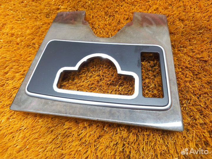 Накладка центральной консоли Mercedes-Benz E-Class