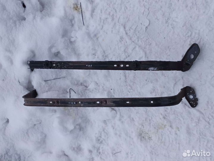 Вольво с40 полоса крепления бака