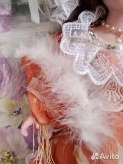 Кукла фарфоровая коллекционная