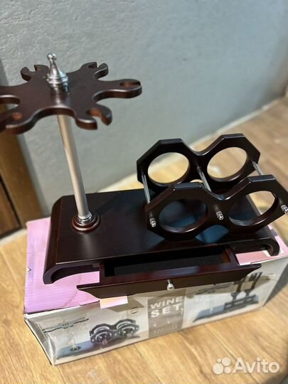 Стойка для 2 бутылок и 6 фужеров