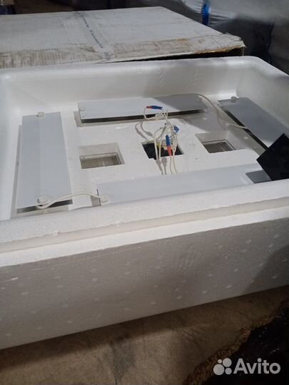 Продаю инкубатор Несушка 104 яйца