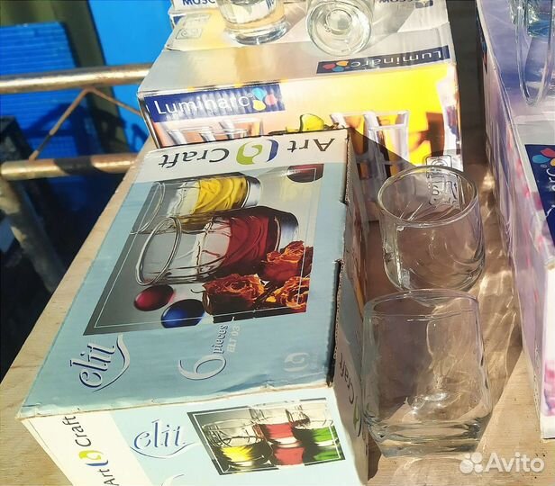 Стаканы, бокалы, стопки