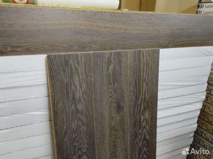 Ламинат новый в упаковке эггер 33 класс с фаской