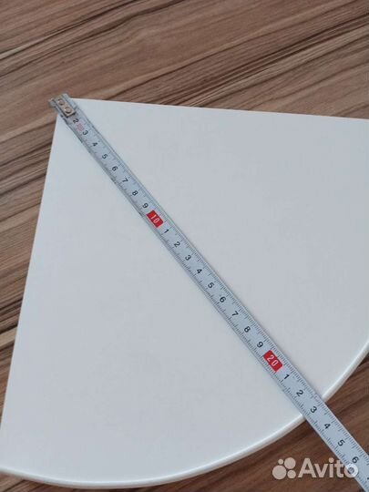 Угловая полочка с креплениями новая