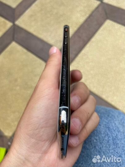 Телефон iPhone X