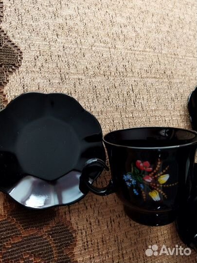 Набор кофейных чашек с блюдцами