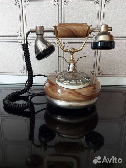 Телефон из натурального камня - опала