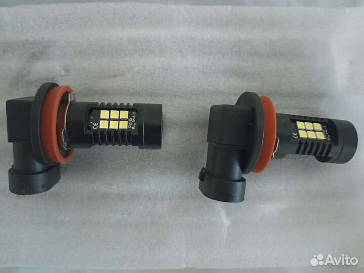 Две лампы Н8 светодиодные белый свет 6000К
