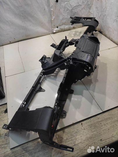 Торпедо(нижняя часть) (Toyota Hilux viii)