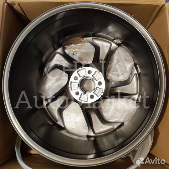 Абсолютно новый диск Geely Monjaro R19