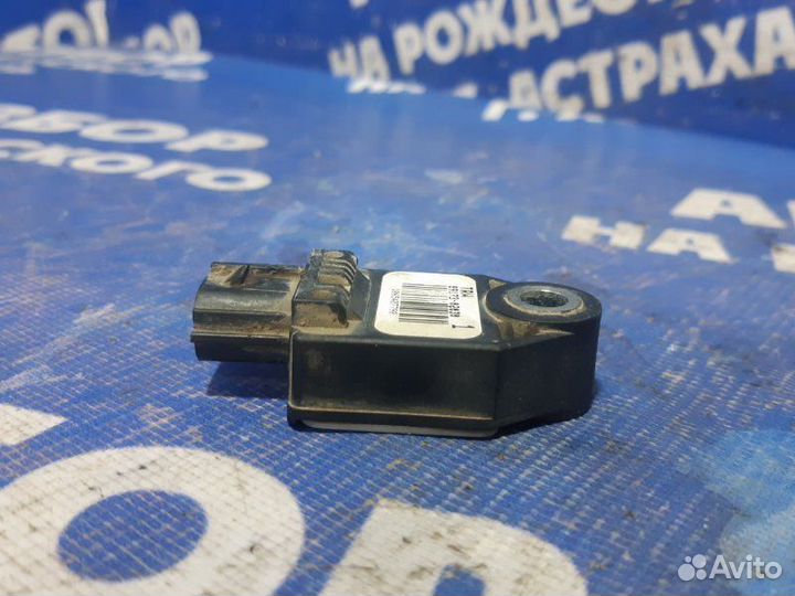 Датчик удара Toyota Corolla 120 хэтчбек 4ZZ-FE